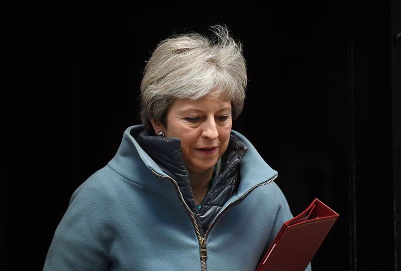 May admite que no tiene suficientes votos para aprobar su acuerdo de brexit