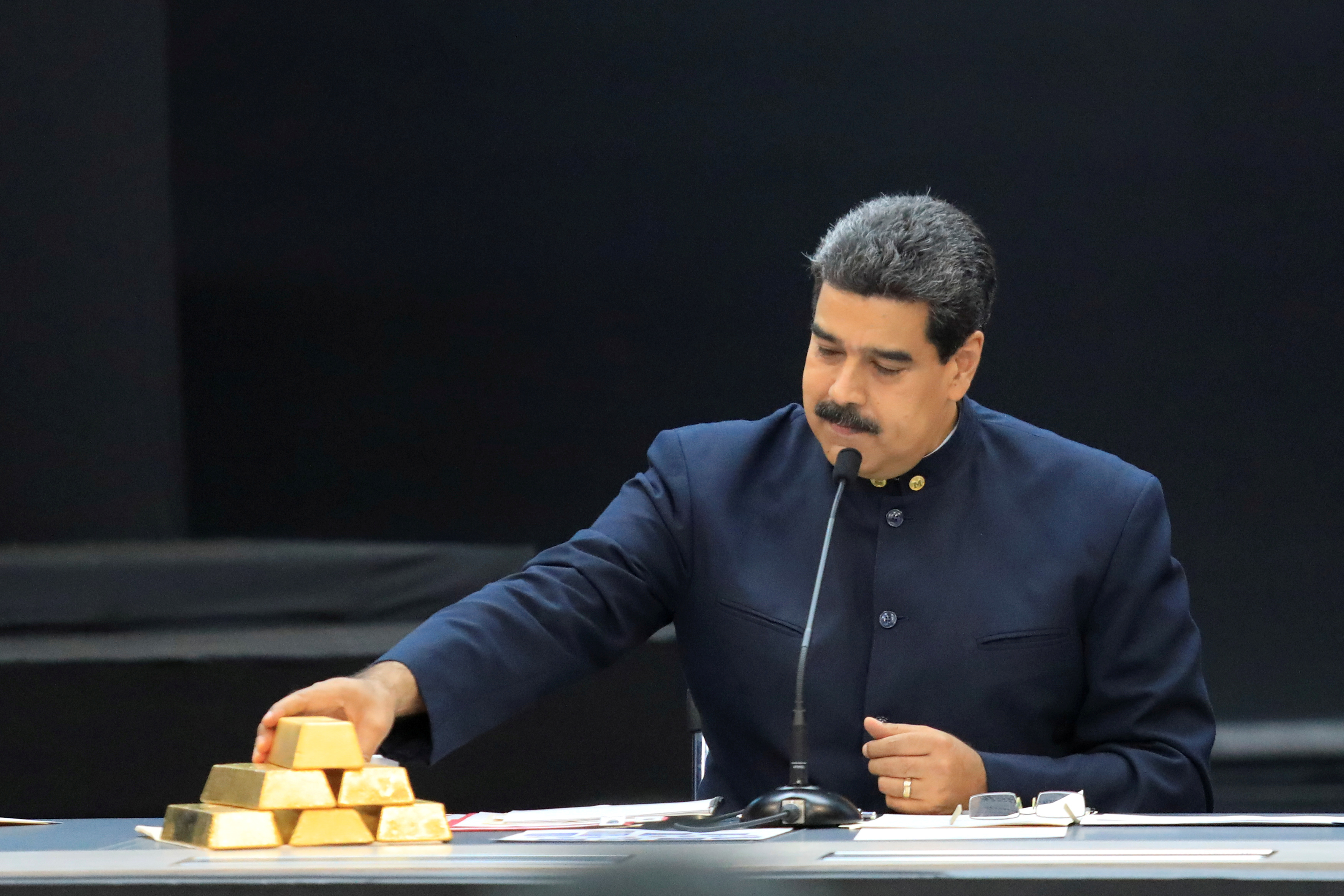 Venezuela desafía las sanciones y vende $40 millones en reservas de oro