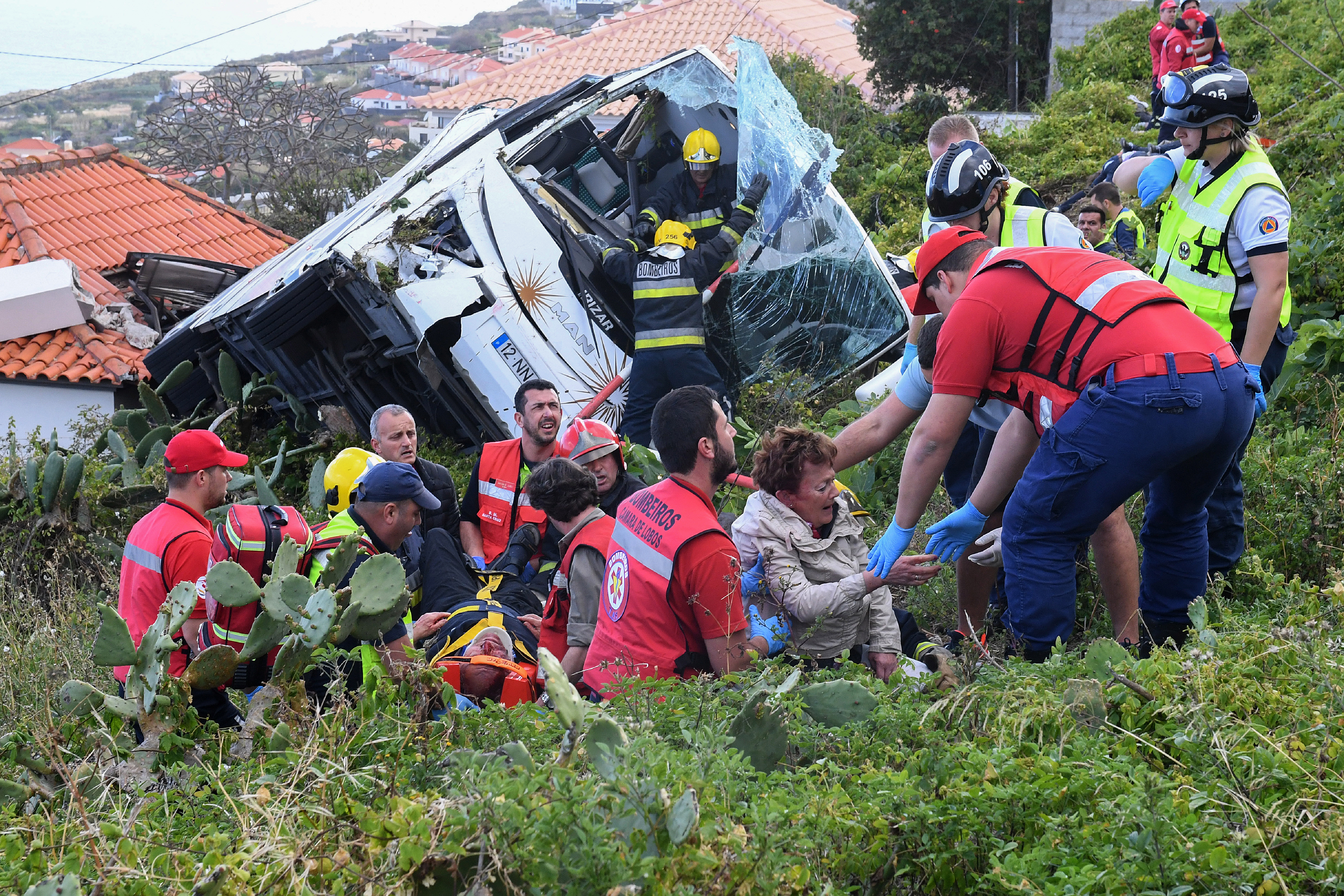 Duelo en Madeira por la muerte de 29 turistas alemanes en accidente de bus