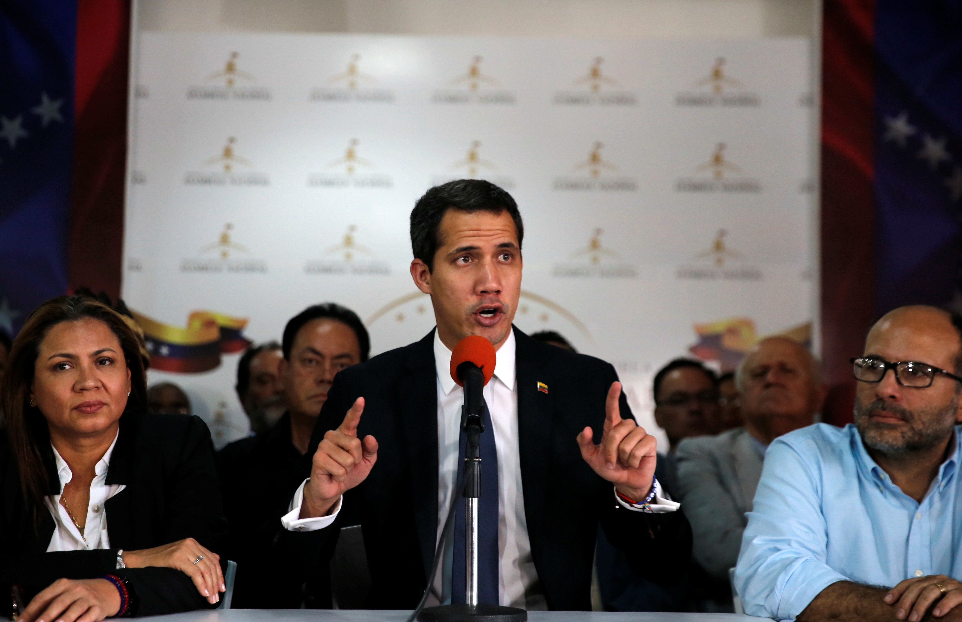 Guaidó: Años de corrupción chavista han destruido nuestra industria petrolera