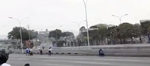 Fuertes detonaciones se registran en el Distribuidor Altamira, cerca de La Carlota #1May