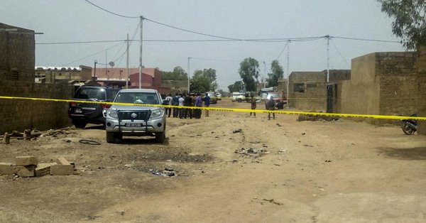 Seis personas entre ellas el cura murieron durante un atentado contra una iglesia católica en Burkina Faso
