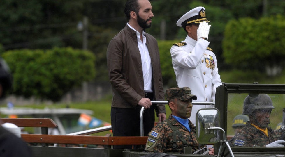 El presidente que gobierna a golpe de tuit el país más peligroso del mundo