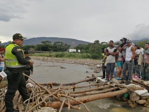 Policía colombiana bloquea y destruye las trochas tras apertura de la frontera en Táchira #10Jun (videos)