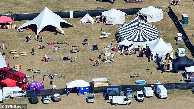 ¡Diablos, señora! Le dio tremendo PATATÚS por excederse en el festival sexual más grande de Europa