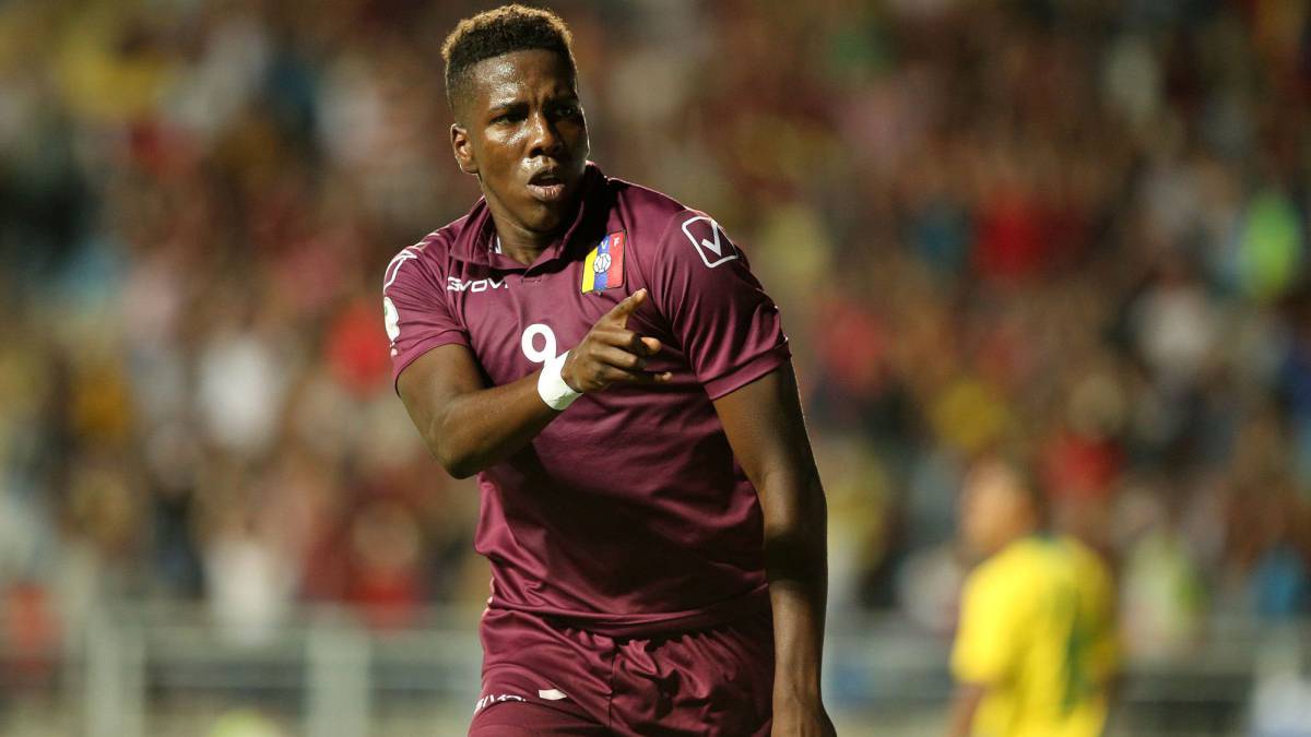 Gimnasia negocia con Genoa el futuro del venezolano Jan Hurtado (Comunicado)