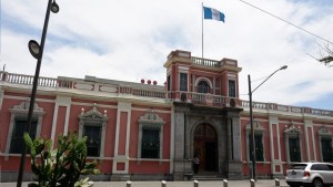 Ente electoral de Guatemala cesa a jefe de informática por fallos en comicios