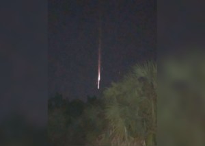 Investigan el origen de una bola de fuego avistada en el cielo de Florida (VIDEOS)