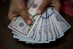Mientras “el innombrable” sigue por las nubes: Dólar BCV aumentó 5.827,92 bolívares en una semana