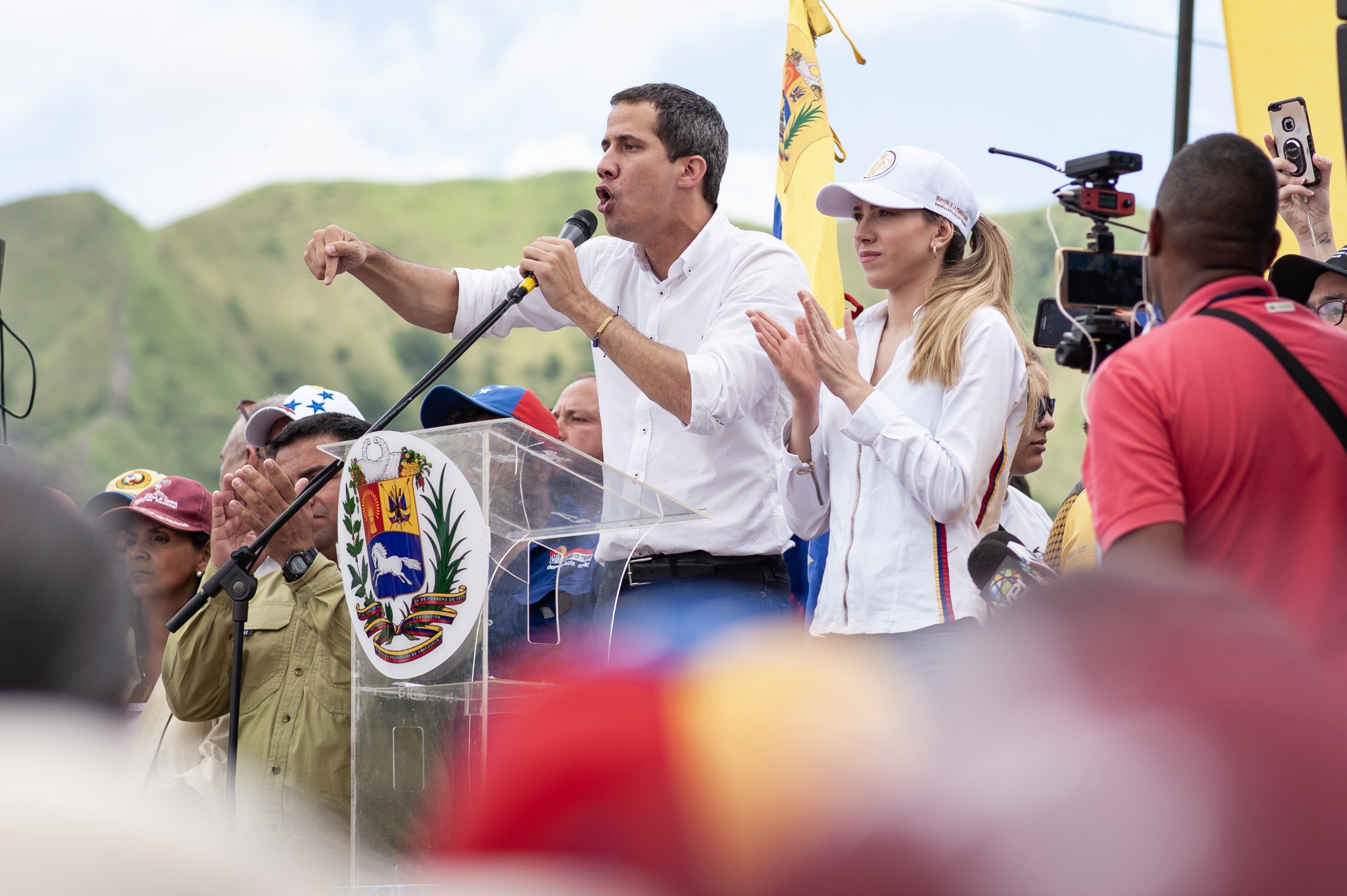 Guaidó intenta encender la chispa contra Maduro alentado por la situación en Bolivia