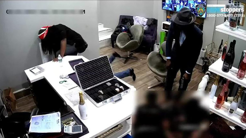 EN VIDEO: Hombres armados roban una joyería favorita de celebridades en Nueva York al estilo Hollywood