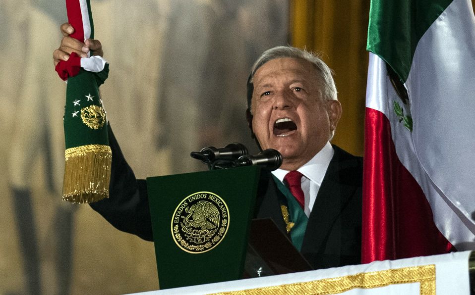 López Obrador celebró la Independencia de México con una reina de belleza venezolana