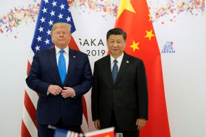 Aumento de tensión entre EEUU y China desvanece esperanzas de fin a guerra comercial