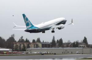 Ingeniero de Boeing dijo que sistema rechazado por alto costo habría evitado tragedias del 737 MAX