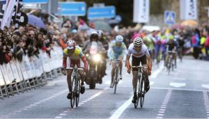 Intruso provocó una caída múltiple de ciclistas durante el Tour de Croacia (Video)