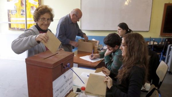 Uruguay elegirá presidente, vicepresidente, 90 diputados, 30 senadores y participará en un plebiscito sobre la reforma constitucional. | Foto: Reuters