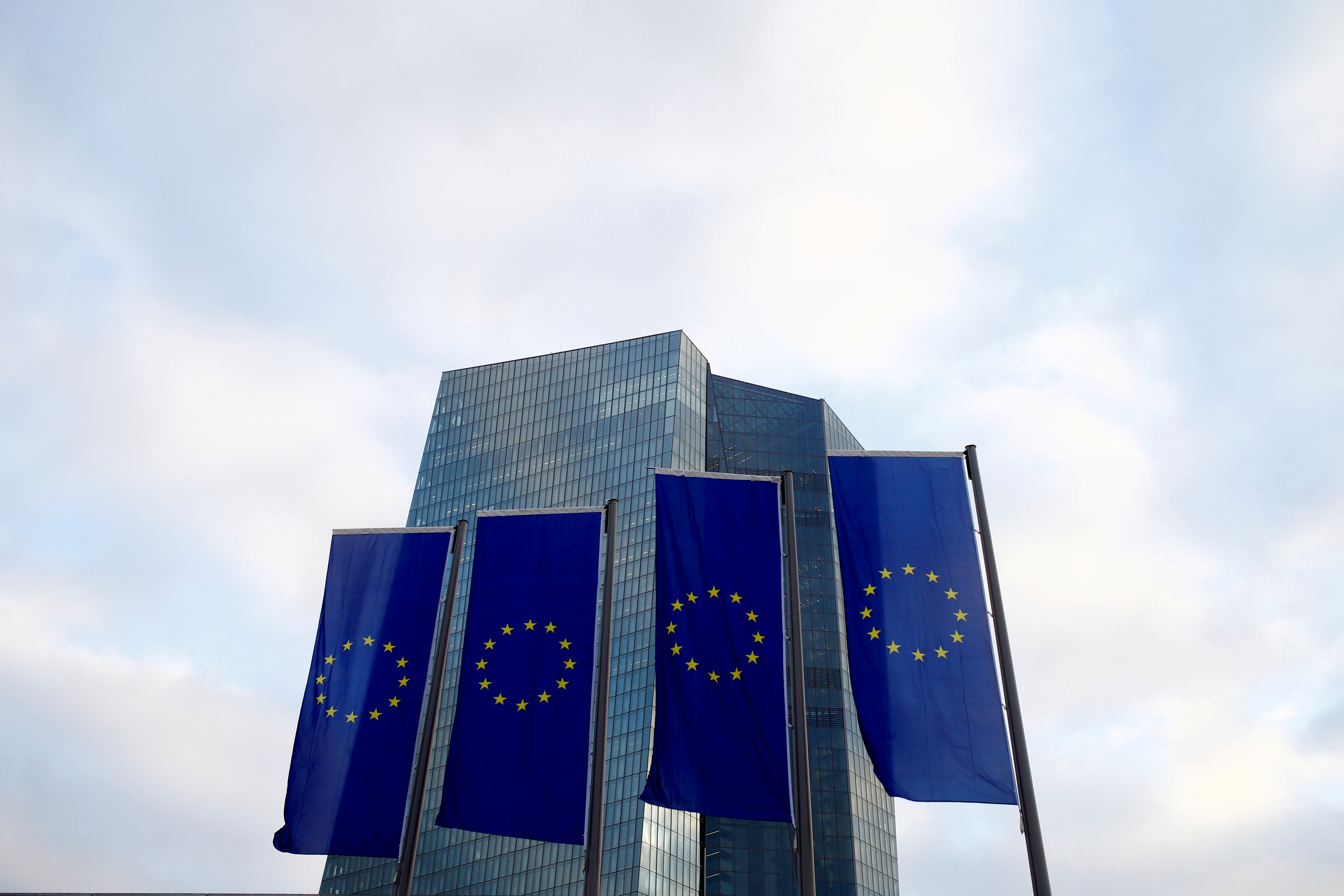 La UE rebaja previsión de crecimiento de la Eurozona para 2019 y 2020