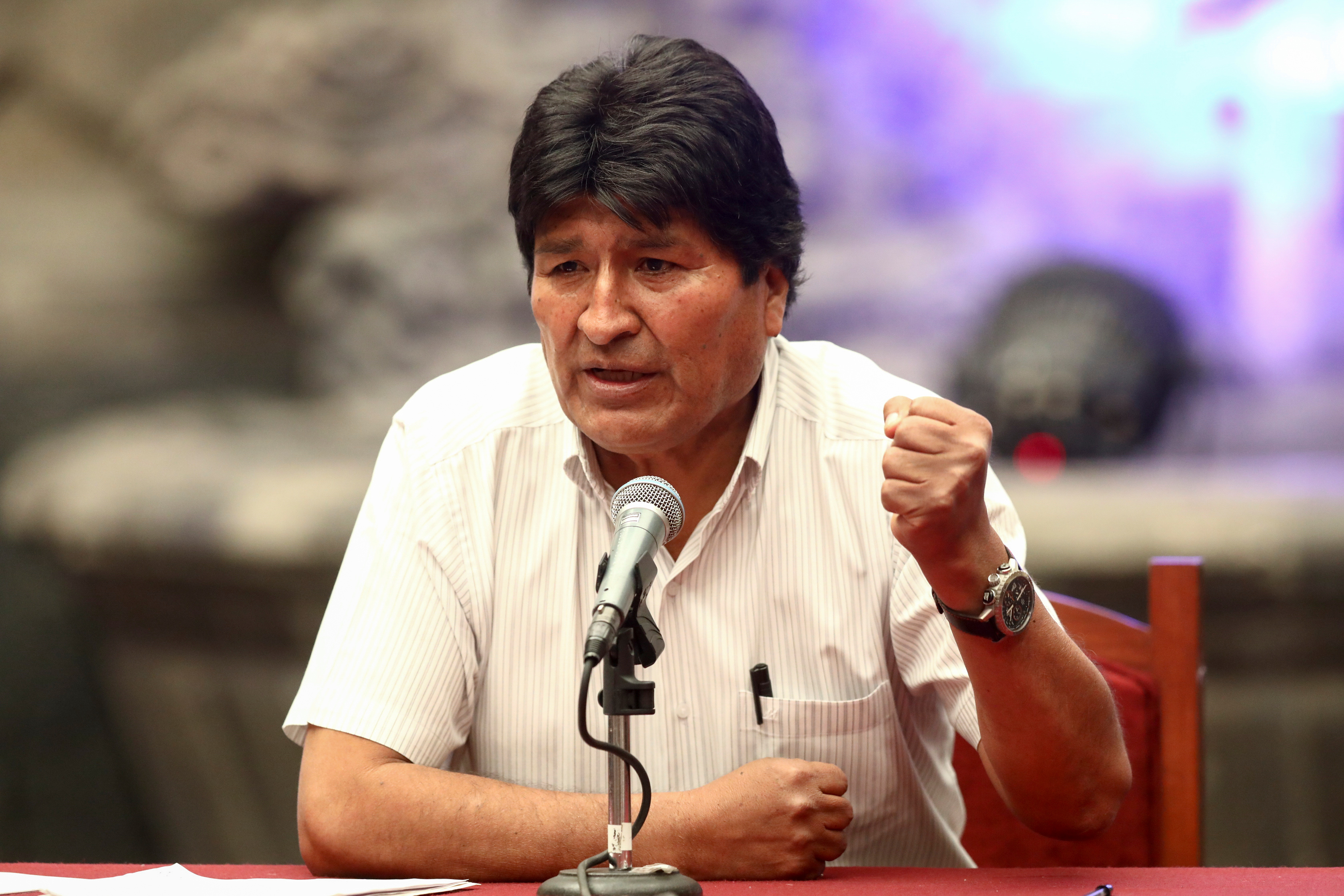 Evo Morales pide que asuma el presidente del Tribunal Supremo en Bolivia