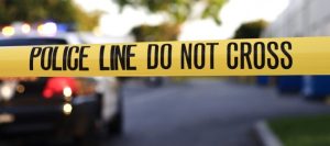 Conductor huye después de estrellar camión contra casa en Miami-Dade