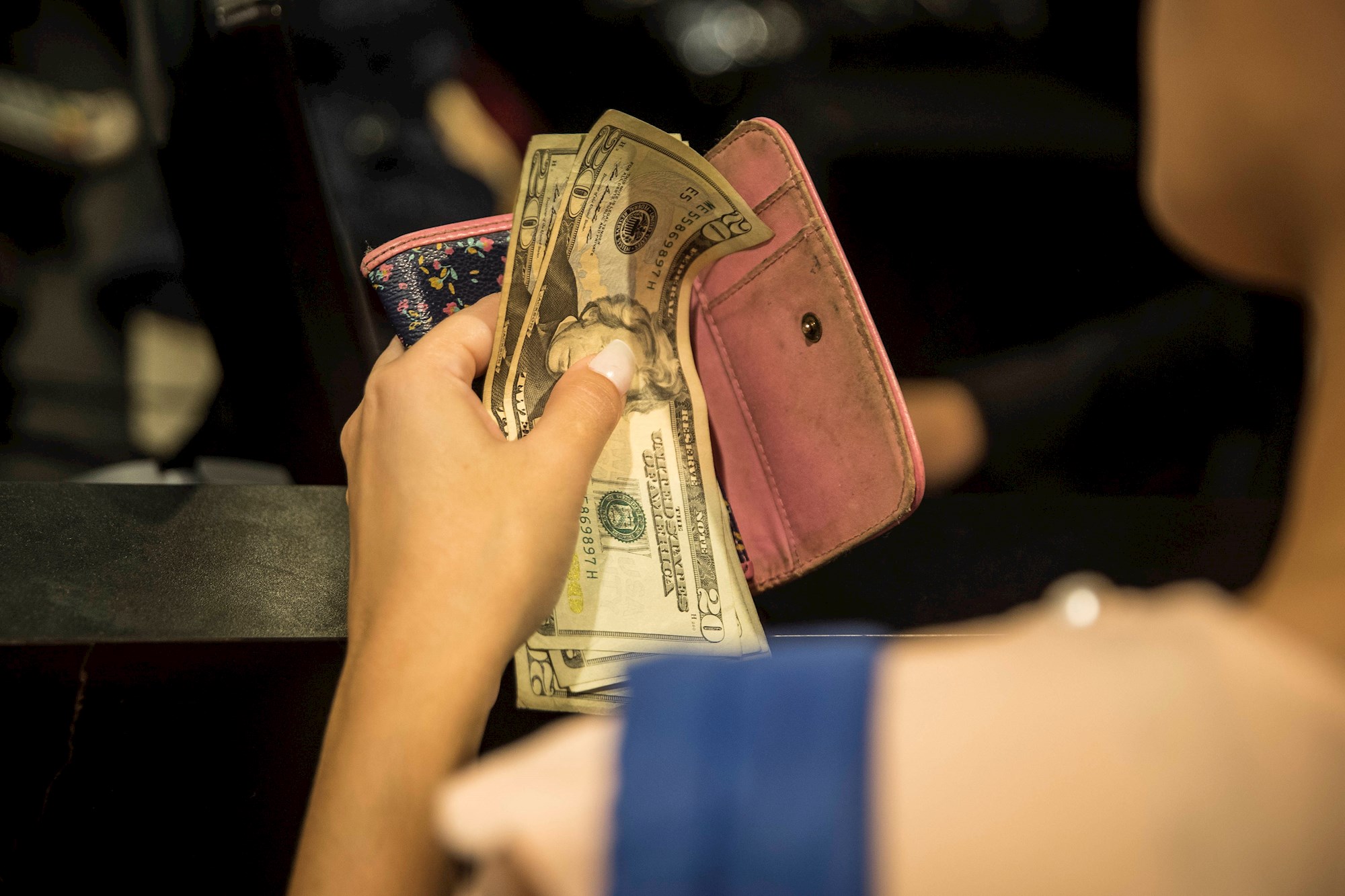 Auge del dólar como forma de pago revive a “carteristas”