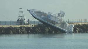 Varias personas heridas después de que un barco se estrellara contra rocas en Hollywood