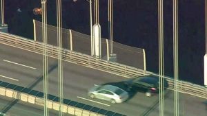 Ante ola de suicidios, instalan cercas en puente Verrazzano-Narrows de Nueva York