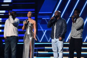 ¡Para llorar! El emotivo homenaje a Kobe Bryant en los premios Grammy 2020 (VIDEO)