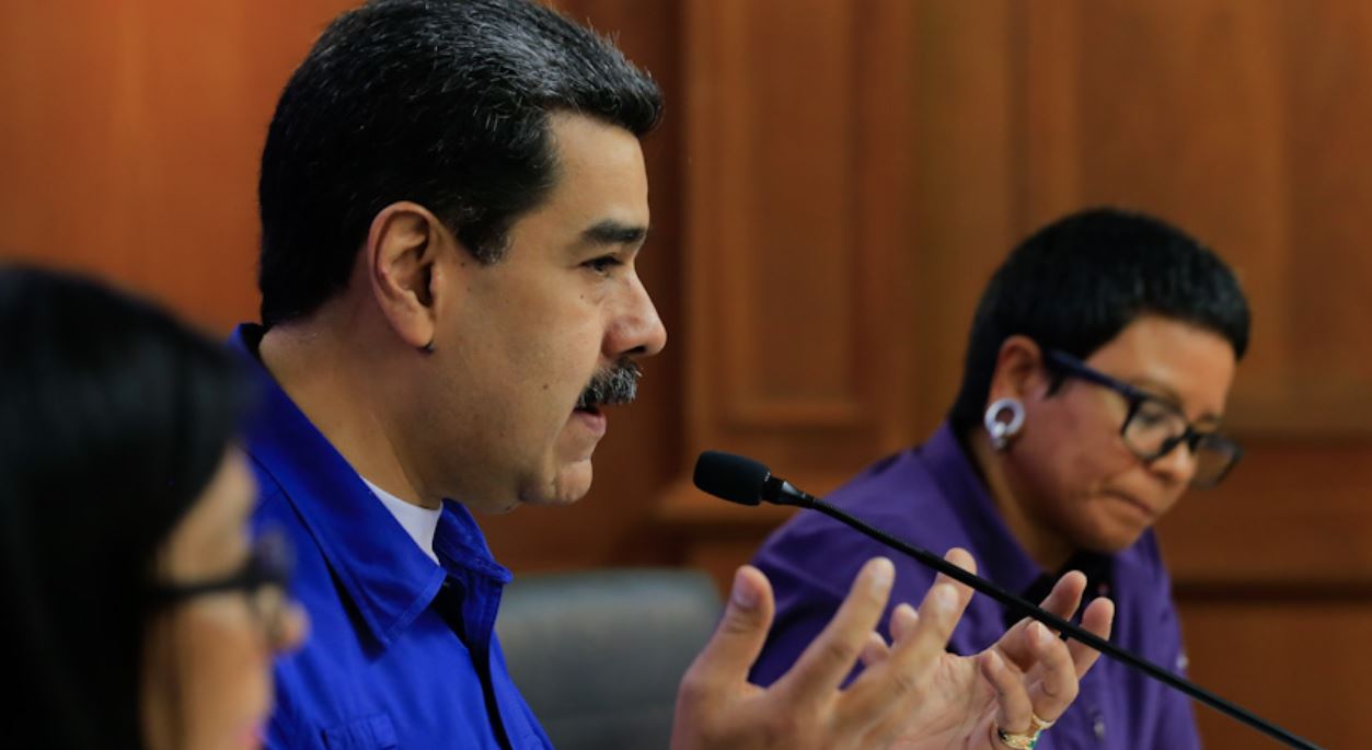 Maduro pide cacao al Papa Francisco después de arremeter contra la Iglesia en su “Memoria y Cuento”