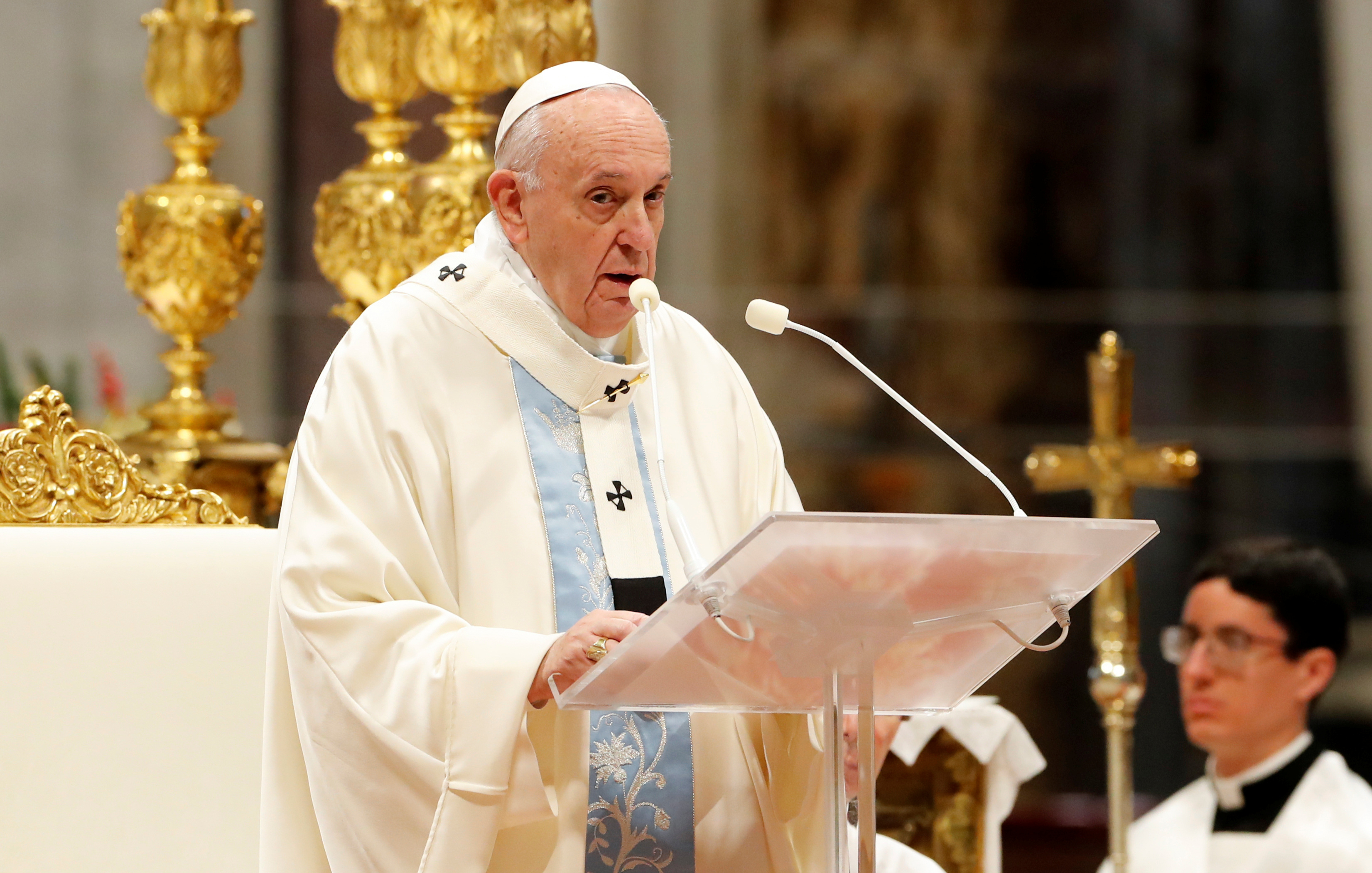 El papa Francisco dice que la violencia contra la mujer es una profanación de Dios