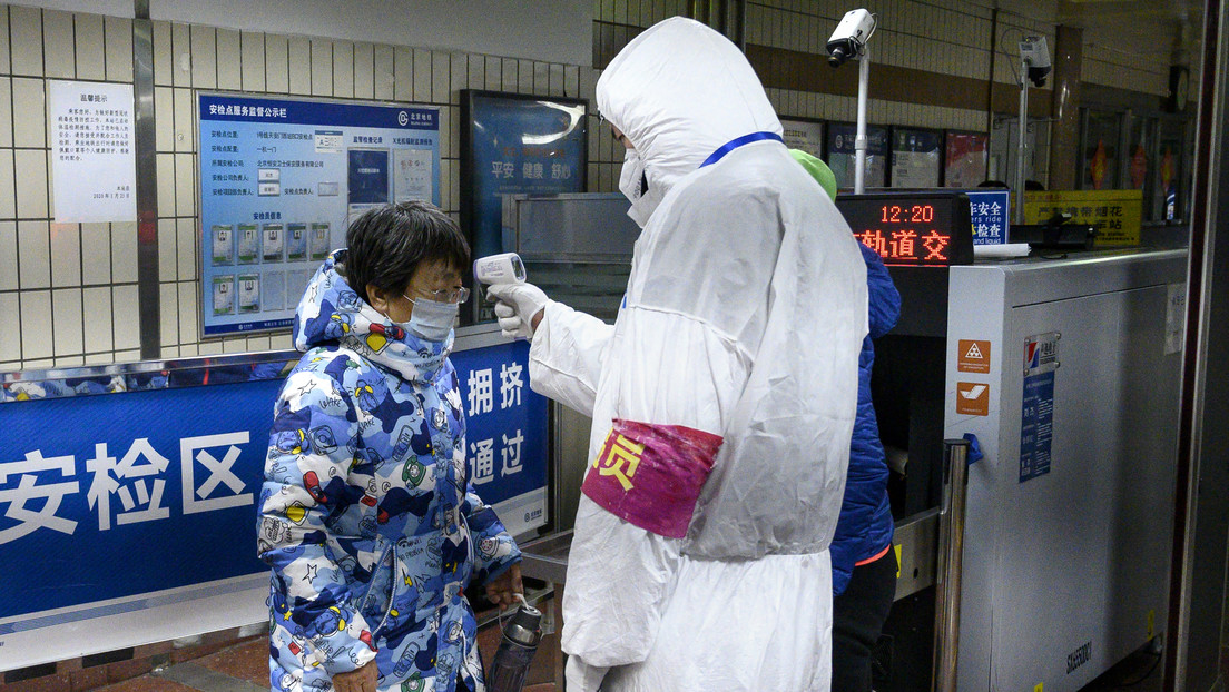 Balance de muertos por coronavirus en China sube a 425 con 64 nuevos decesos