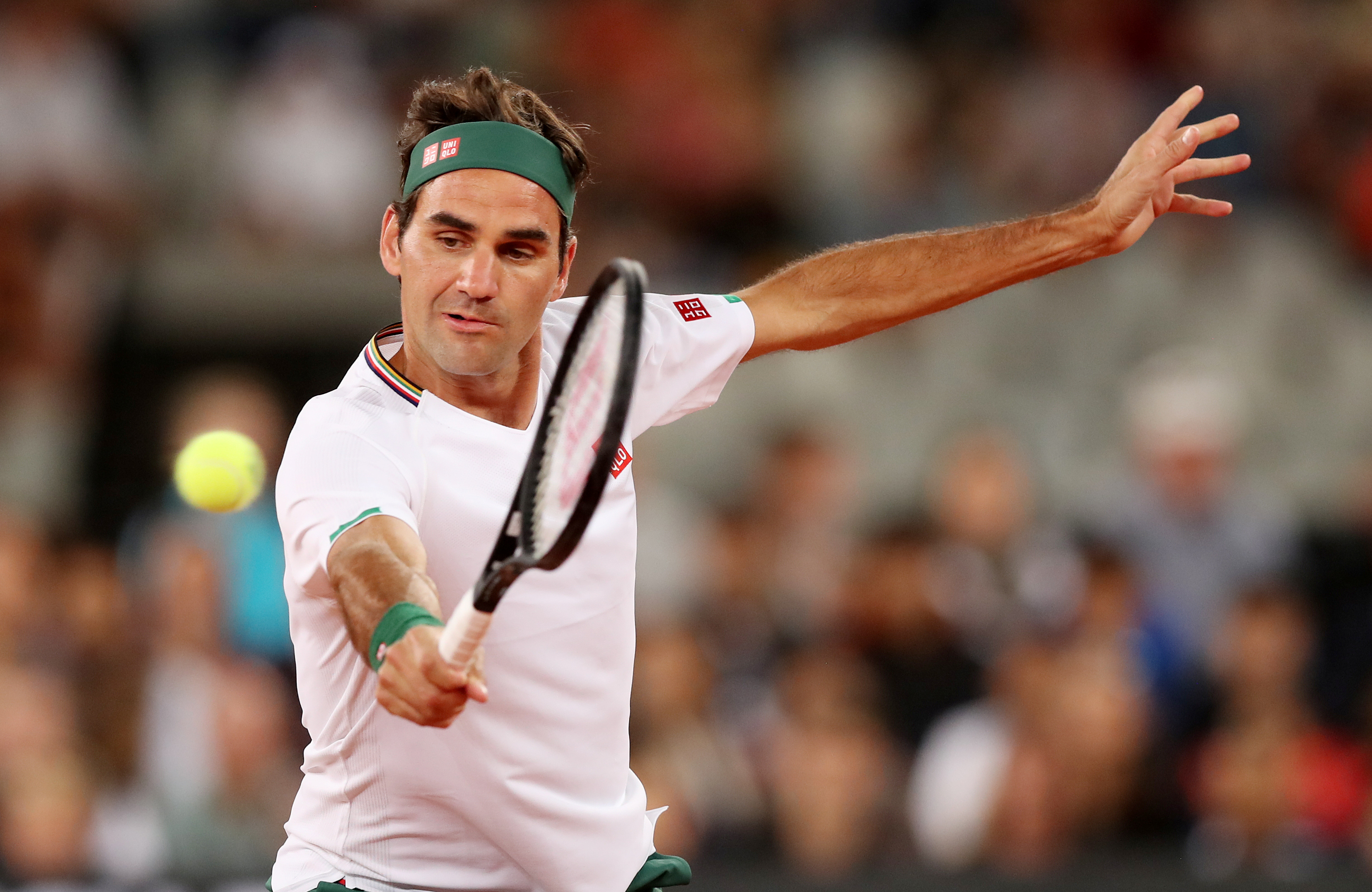 La sorpresa de Federer que conmovió a dos niñas tras ser virales durante la cuarentena en Italia (Video)