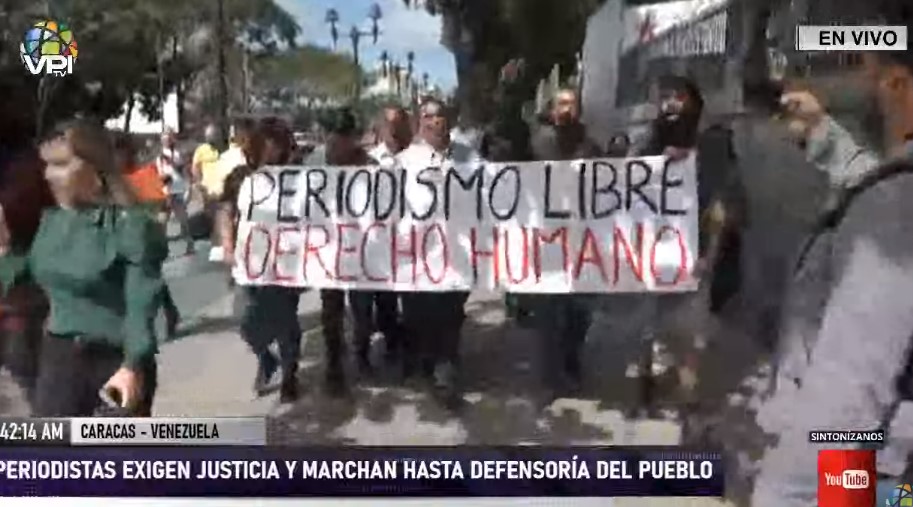 Periodistas venezolanos protestan frente a la defensoría del pueblo luego fuertes agresiones del régimen de Maduro #13Feb