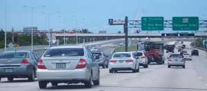 Los conductores del sur de Florida pagan las primas de seguro más altas