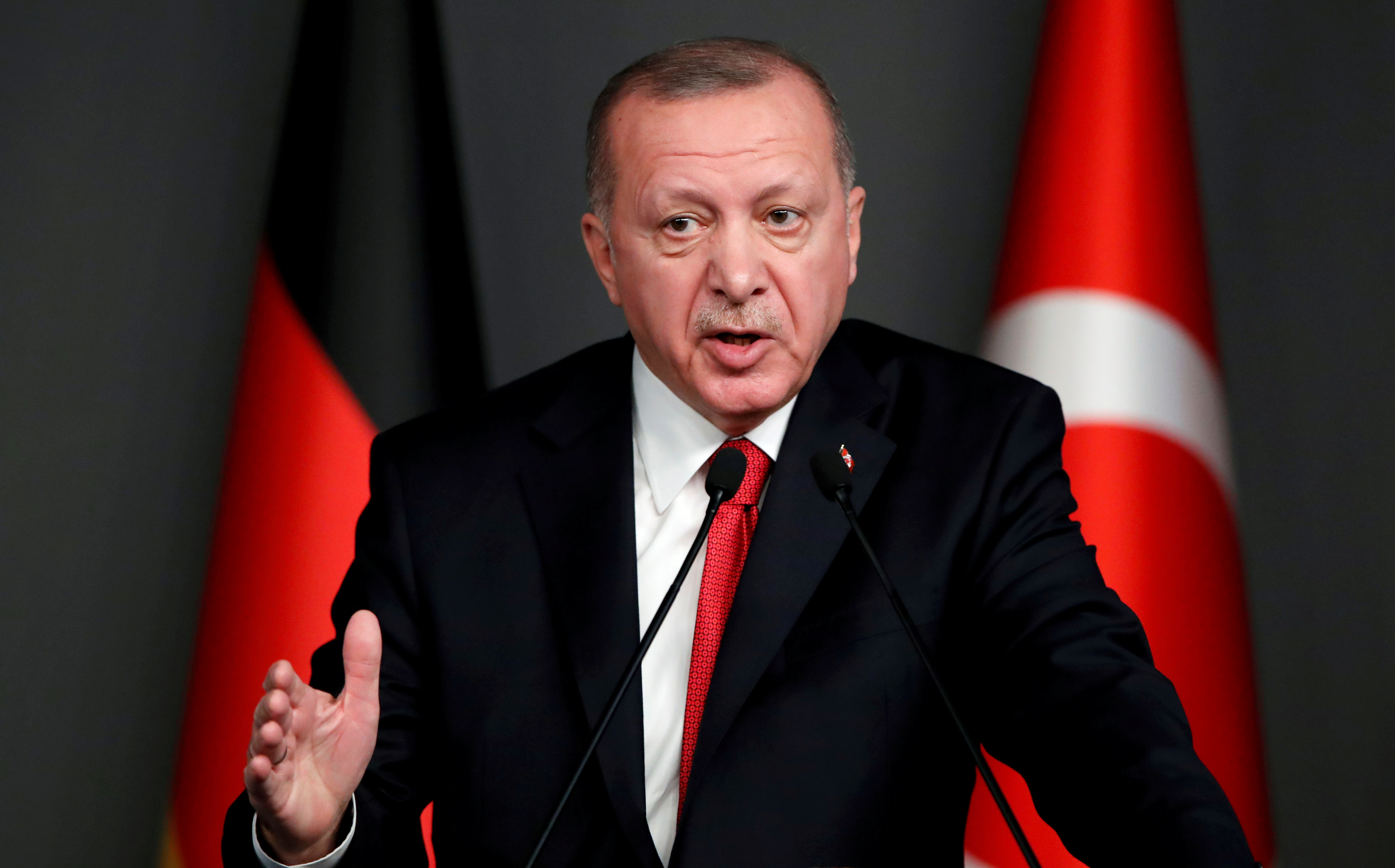 Erdogan dice que espera acordar un alto el fuego en Siria con Putin