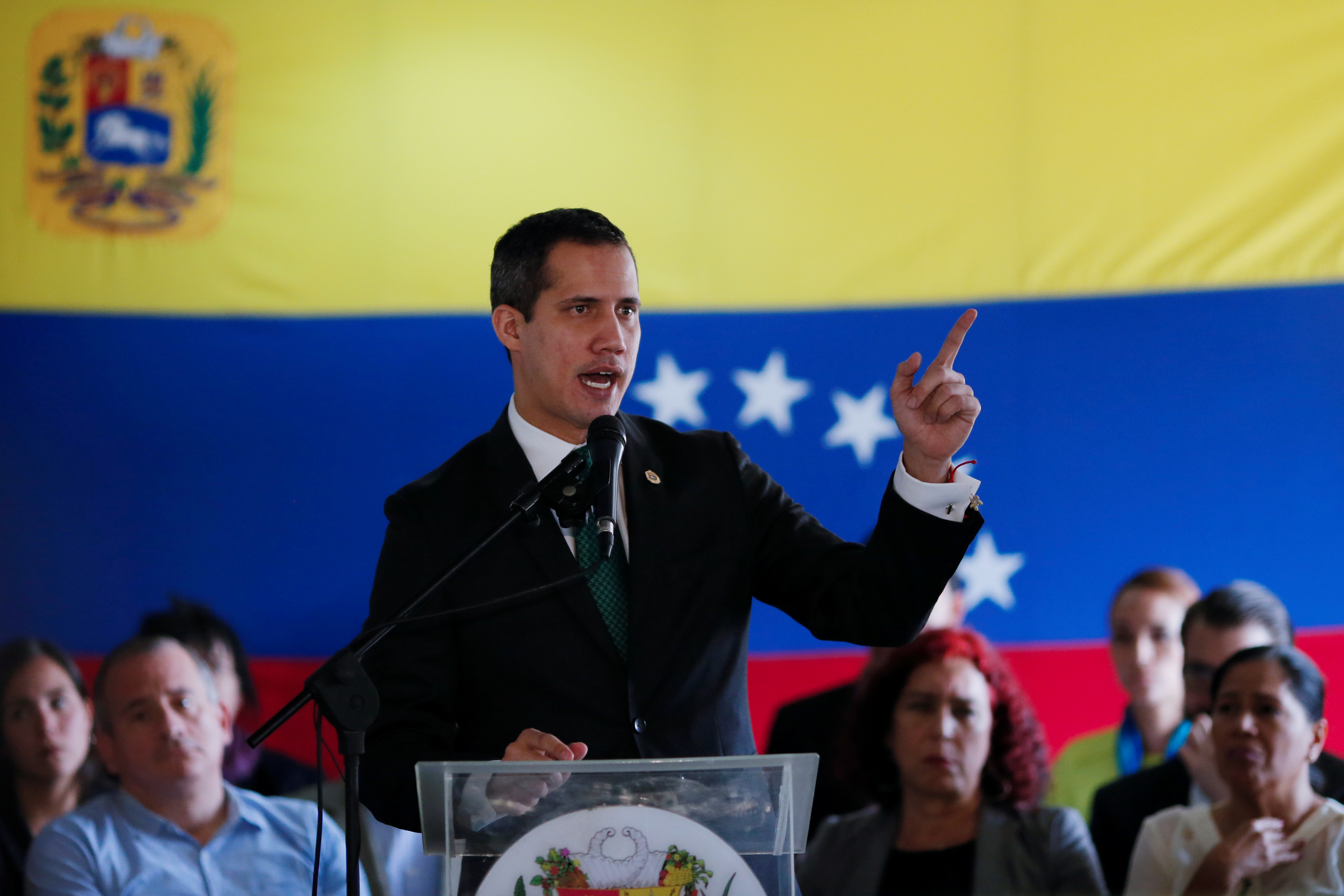 Juan Guaidó anunció que comenzó el pago del segundo mes del bono Héroes de la Salud