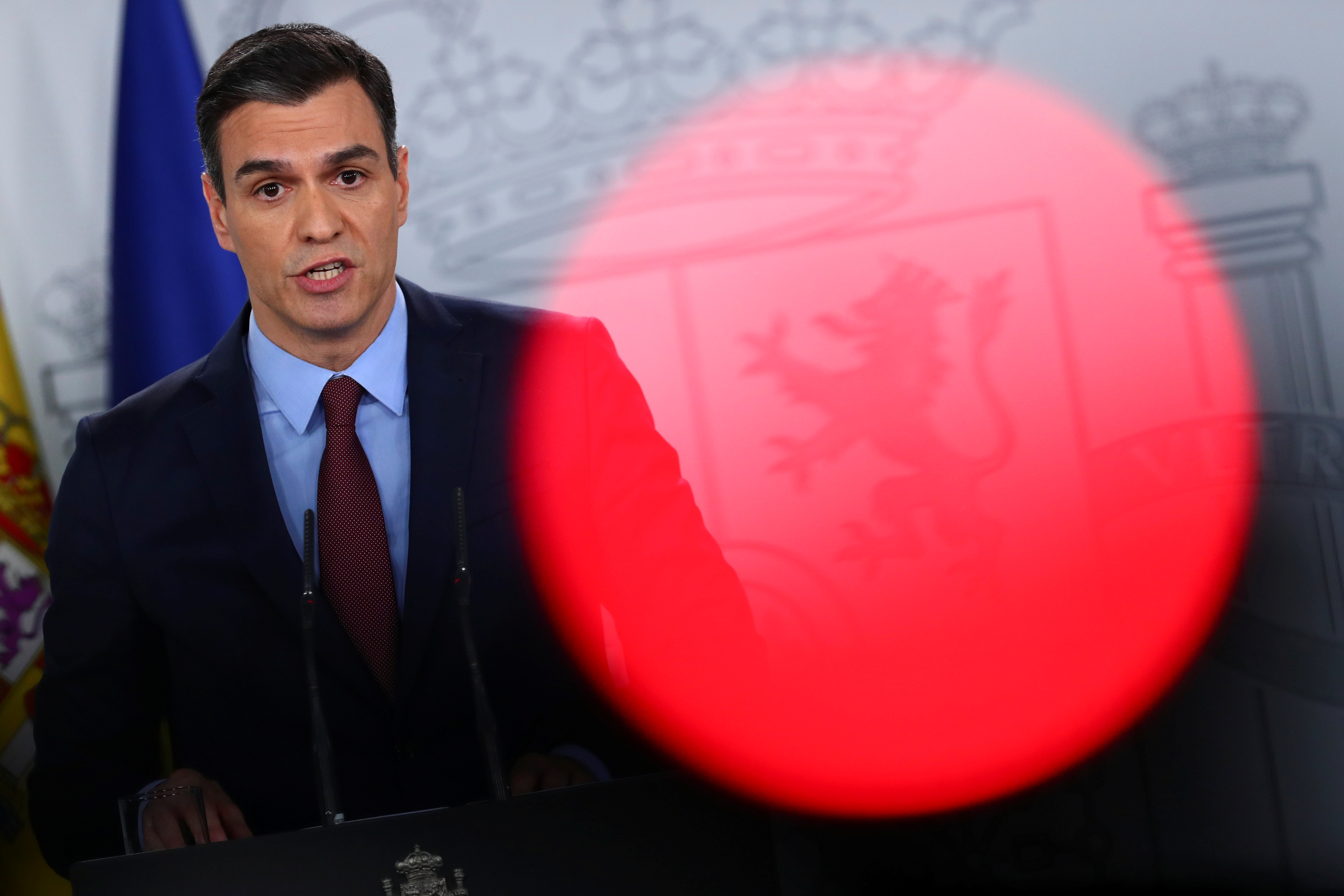 España lamenta la decisión de Trump de congelar los fondos para la OMS