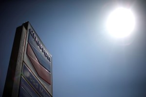 Chevron supera el valor de mercado de ExxonMobil por primera vez en la historia