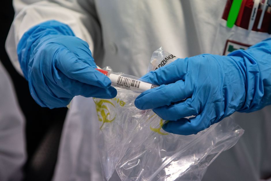 ¿Quiénes pueden hacerse la prueba de coronavirus? Nueva York establece prioridades estrictas