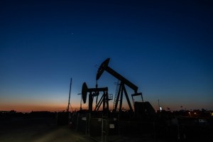 Fuerte caída del petróleo durante preocupaciones por la economía mundial