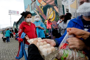 Trabajadoras sexuales de Bogotá recibieron alimentos ante la crisis por la pandemia