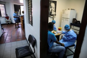 Trabajadores de la salud podrán inscribirse en plan de ayuda de Guaidó hasta este #1May