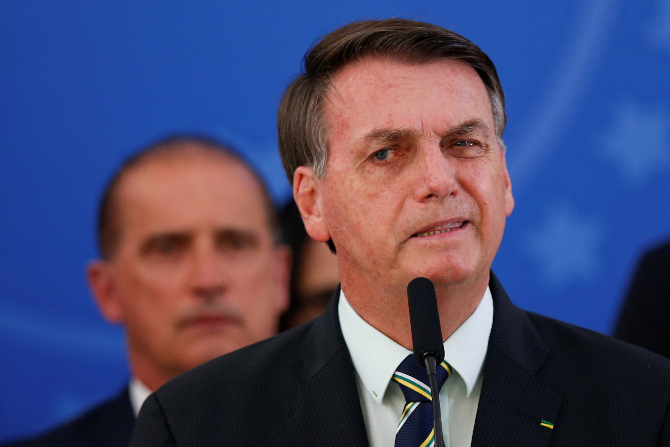 Acusan al gobierno de Bolsonaro de “invisibilizar” los muertos por coronavirus