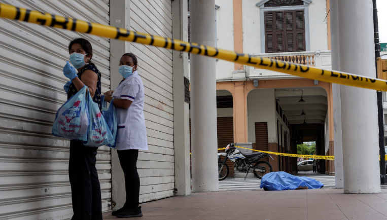 Coronavirus en Ecuador: ¿Qué riesgos traen los cadáveres abandonados en las calles?