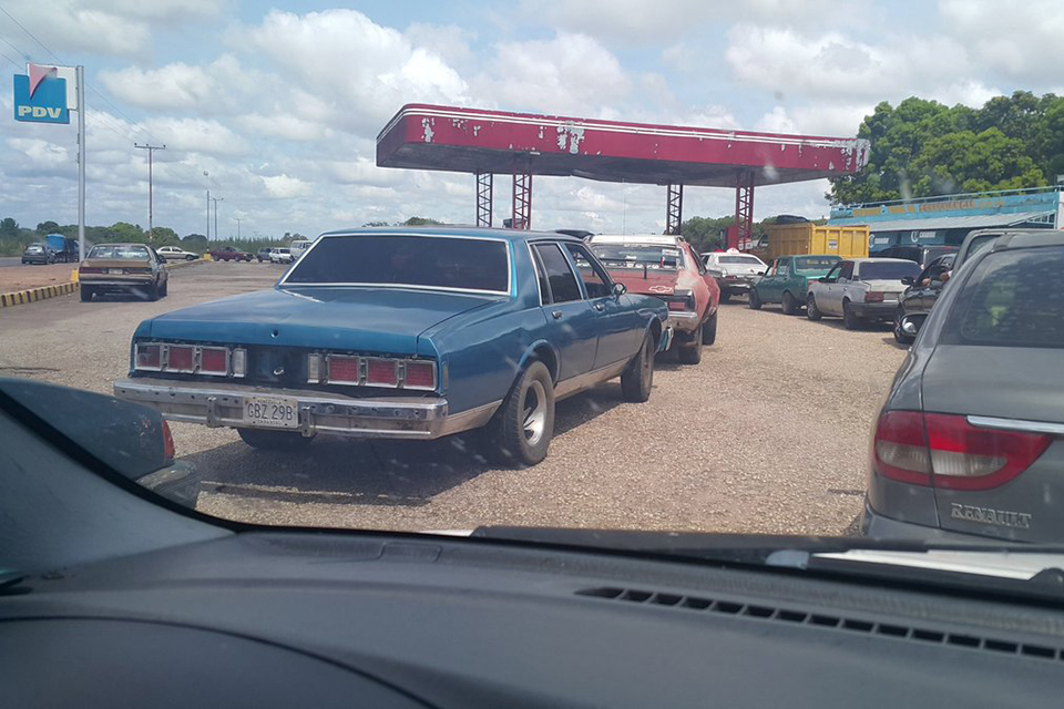 Prohiben la circulación de vehículos particulares en el estado Bolívar (FOTO)