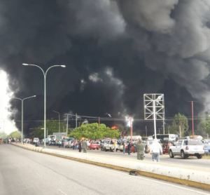 Reportan incendio en planta de Pdvsa Tía Juana #6Abr (Fotos y Video)