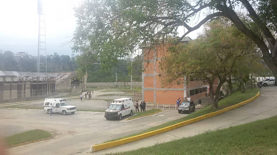 Migrantes retornados a Trujillo permanecen en el Polideportivo Luis Loreto Lira en cuarentena preventiva #23Abr