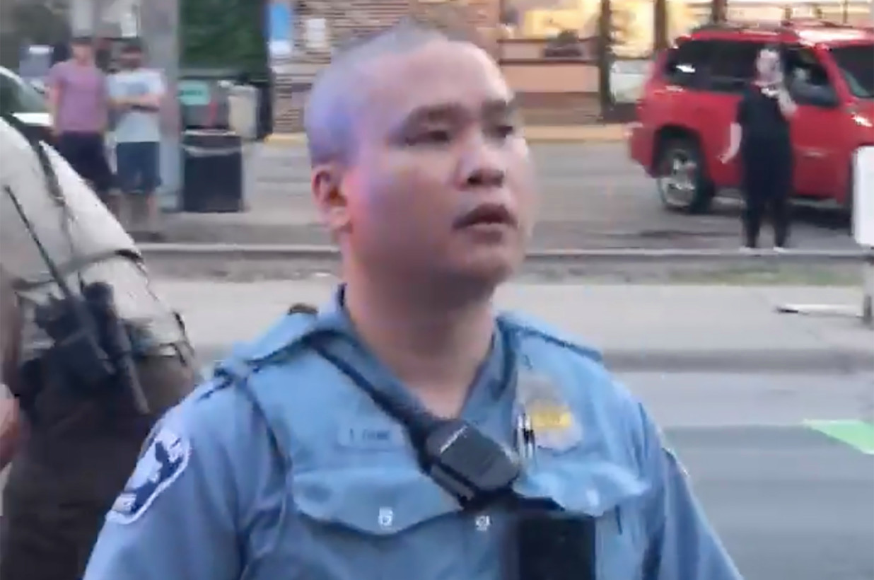 Otros 3 policías despedidos de Minneapolis en el caso de George Floyd mantienen bajo perfil