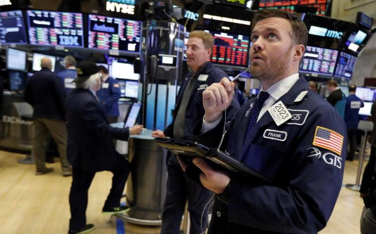 Wall Street cerró en verde y Dow avanzó 2.21 % con alto optimismo en reapertura