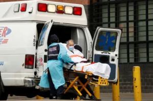 Sin frenos: Estados Unidos superó el umbral de 100 mil hospitalizados por Covid-19