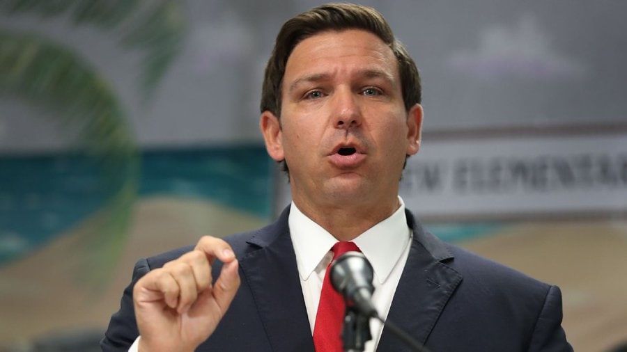 El gobernador Ron DeSantis impugna la prohibición del alquiler vacacional